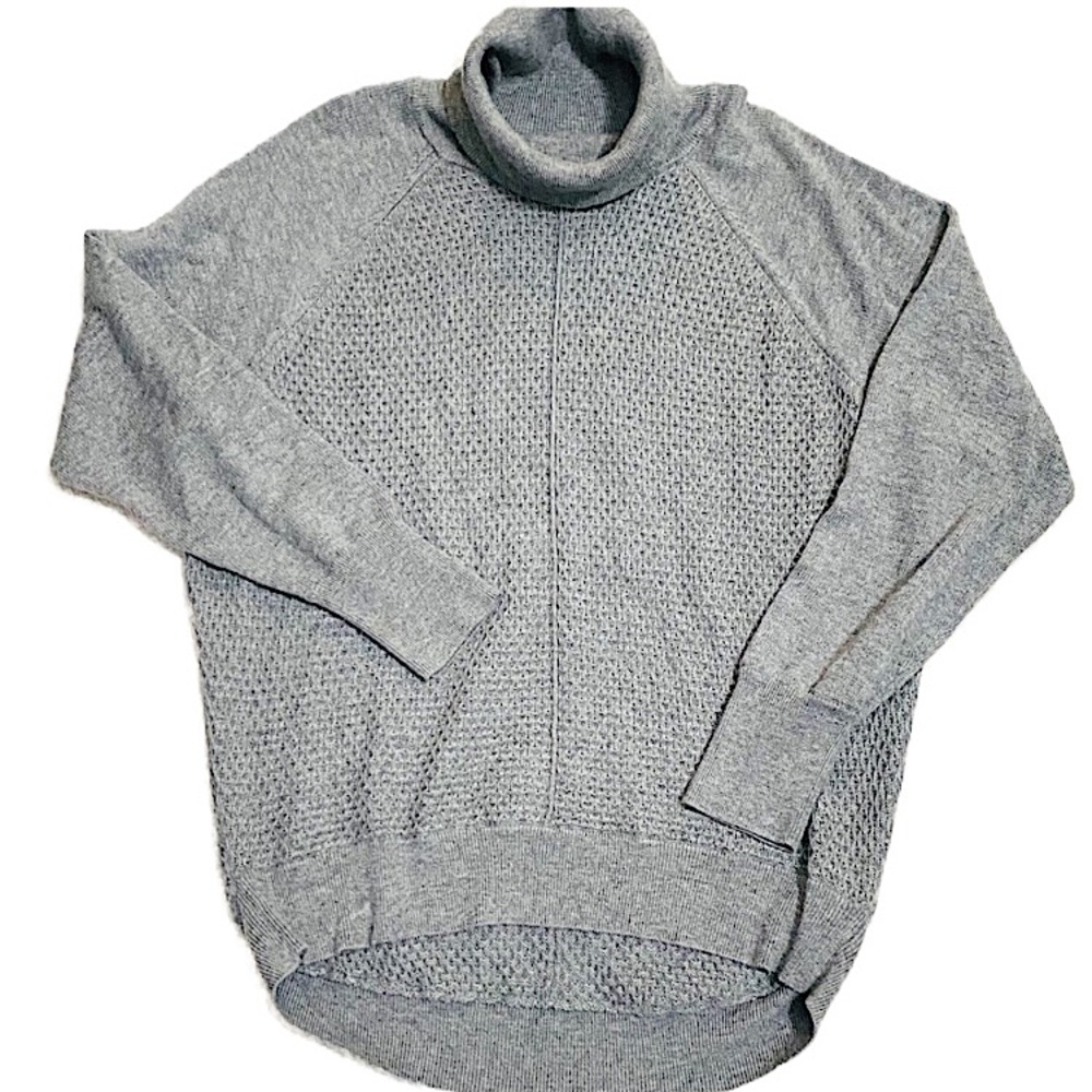 GAP slightly oversized hi lo textured knit turtleneck sweater
